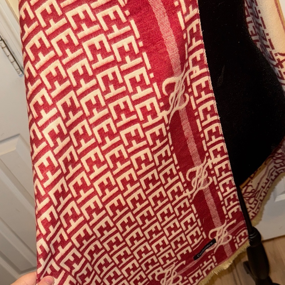 Red and White Patterned Scarf - Picture 6 of 11